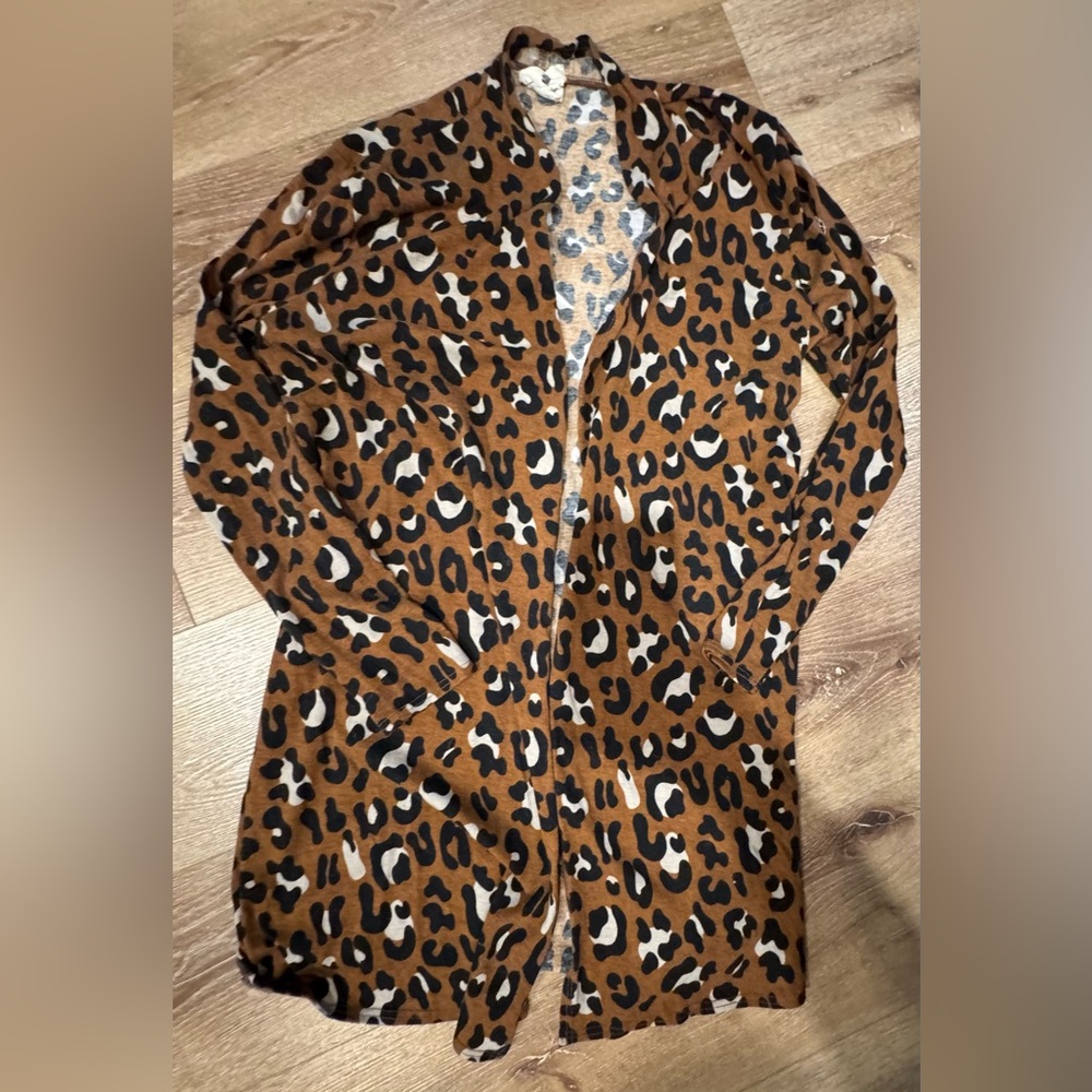 Chic Leopard Print Cape for Women